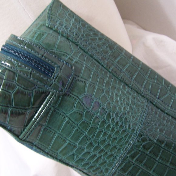 🏵️🏵️ 2/$15 🏵️🏵️ Unlisted Vegan Croc Green Clutch Bag. NWOT - Picture 5 of 6